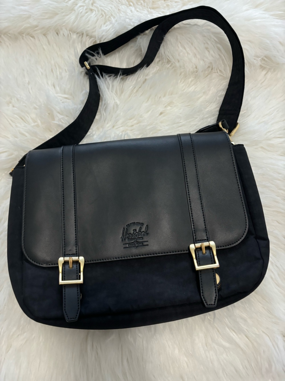 Herschel Supply Company Black Men's Messenger Bag with Gold Accents